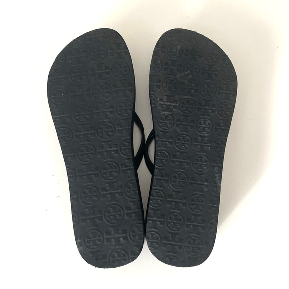 Tory Burch Wedge Flip Flop Sandal Black Thong Toe Gold Logo Slip On Platform 7.5 - Picture 11 of 12
